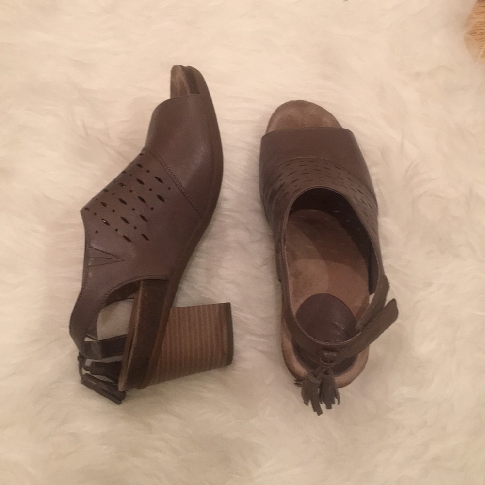 Abeo Women’s size 9 sandal 👡